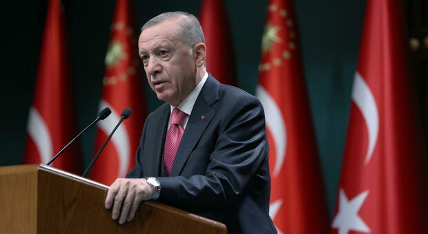 Erdogan, il giallo sulla malattia e le smentite ufficiali. «Notizie immorali sull'infarto»