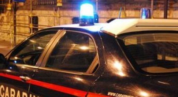 «Ha tentato di violentarci in stanza», 21enne arrestato in un hotel di Bibione