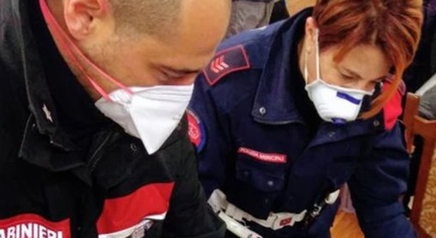 I genitori ricoverati e i figli in quarantena "accuditi” dai carabinieri