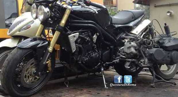 Roma, decine di moto rubate nel box dell'amico: meccanico denunciato