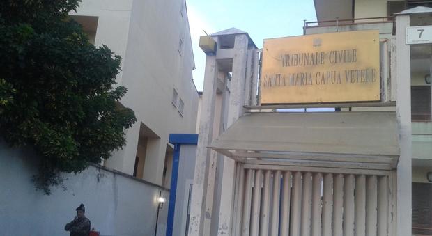 Santa Maria Capua Vetere, falso allarme bomba al tribunale: uffici evacuati