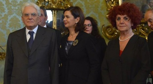 Mattarella presidente, le prime parole: «Il pensiero va alle difficoltà dei nostri concittadini»