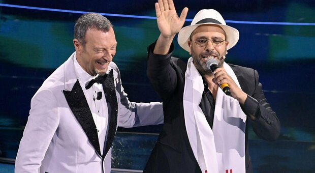 Sanremo 2022, pagelle seconda serata: Checco Zalone ci fa rimpiangere Fiorello (6) Iva Zanicchi da standing ovation (9), Moro plagia la Mannoia? (5,5)