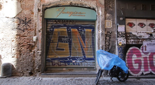 «Napoli in zona rossa, nuovi poveri in aumento: servono cibo e medicinali»