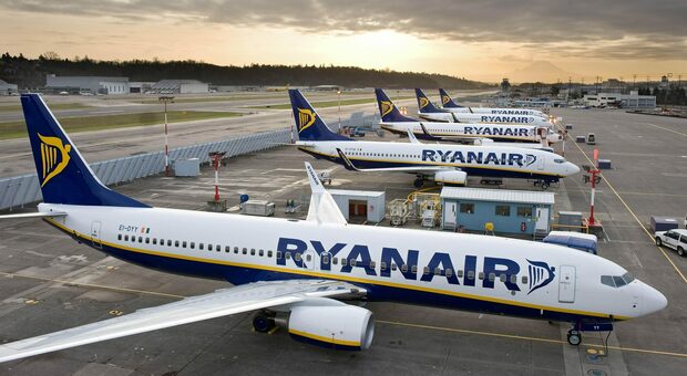 Ryanair annuncia tagli a Napoli