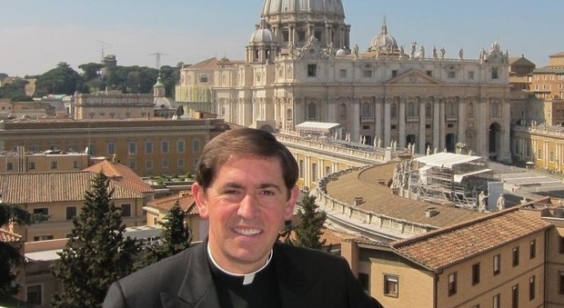 L'ultimo scandalo in Vaticano: "Ho due figli, lascio la tonaca". L'ex rettore di seminario confessa