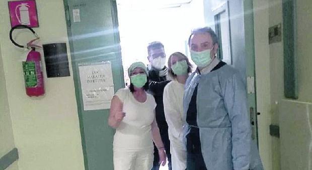Leo, l'infermiere guarito ringrazia l'ospedale: «Covid terribile, sono rinato a 64 anni»
