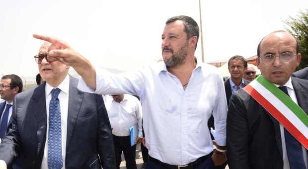 Salvini pronto a proporre Fontana agli Affari europei: «Aspetto l'ok»
