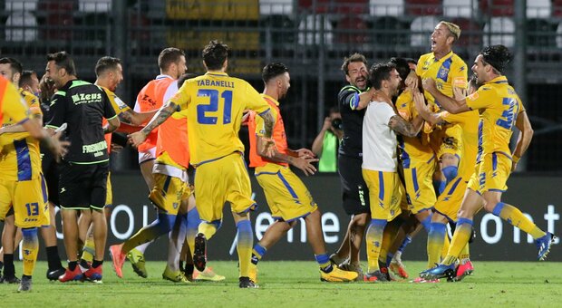 A 40" dalla fine Ciano porta il Frosinone in semifinale, 2-3 a Cittadella. Domenica il Pordenone