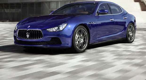 La nuova Maserati Ghibli durante la prima prova sulle strade della Toscana