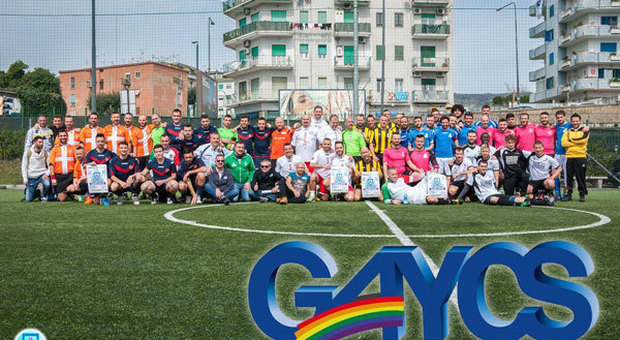 Copa Adelante, a Napoli il torneo di calcio a 5 con squadre gay