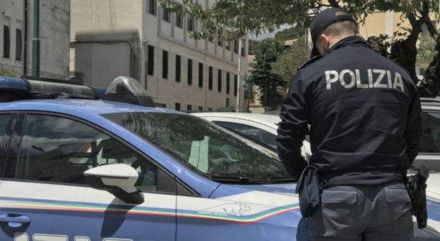 Alle porte di Arezzo è stata fermata un'auto con a bordo 3 ragazzi che trasportavano una pistola