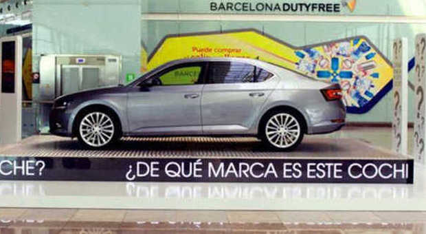 La nuova Skoda Superb oggetto del quiz all'aeroporto di Barcellona