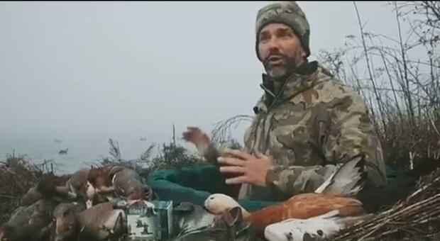 Trump Jr a caccia nella laguna veneta, la versione Usa: «Eravamo in 8 con lui e c'erano altri due gruppi»
