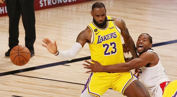 Nba, ai Lakers il derby con i Clippers, decisivi LeBron James e Davis