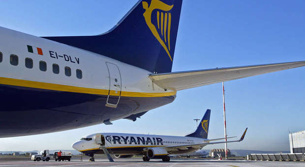 Ancona, voli cancellati e niente rimborsi: Codacons denuncia Ryanair per truffa