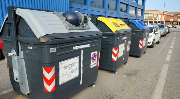 Raccolta rifiuti a Rovigo, ecco la rivoluzione: si paga in base al secco non riciclabile