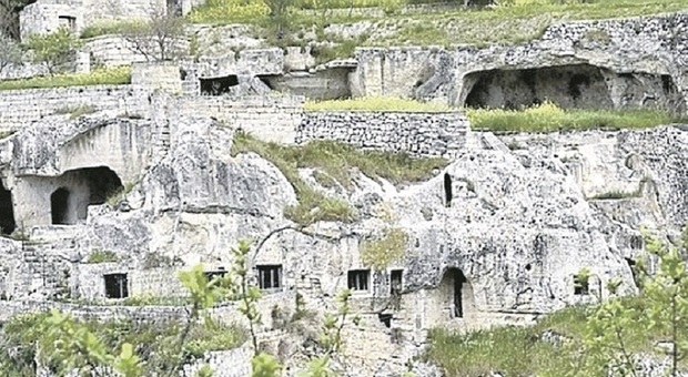 Puglia, a rischio crollo le grotte preistoriche che hanno incantato Alberto Angela: ecco dove si trovano