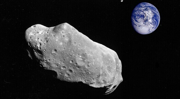 Un asteroide enorme ha "sfiorato" la Terra: «Grande il doppio dell'Empire State Building»
