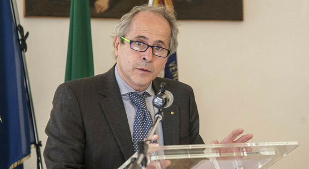 Il virologo Crisanti chiede maxirisarcimento di 435mila euro all'Università di Perugia
