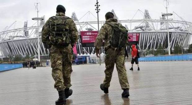 Londra, paura a Heathrow: due donne arrestate per sospetto terrorismo