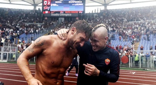 Totti e Dzeko ribaltano la Sampdoria all'Olimpico è 3-2