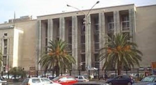 Palermo, proiettile da guerra in aiuola del tribunale: allarme degli investigatori