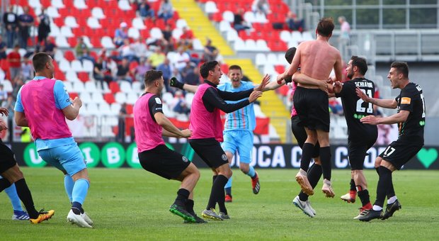 La sentenza Palermo cambia volto: sarà Salernitana-Foggia ai playout