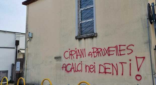 Candidatura alle Europee e taglio dei tigli, scritte sui muri contro Ciriani. Le reazioni politiche