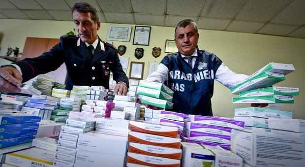 Mercato nero farmaci salvavita cinque arresti a Napoli