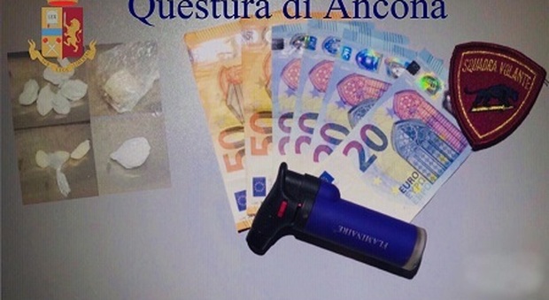 Ancona, blitz antidroga della polizia Arrestato un 34enne per spaccio di coca