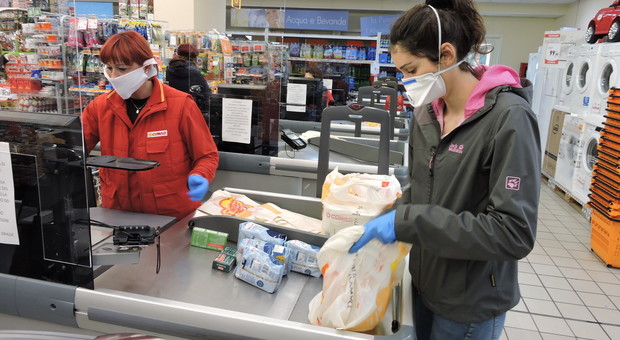 I supermercati aggiungeranno un proprio sconto per gli utilizzatori dei buoni spesa
