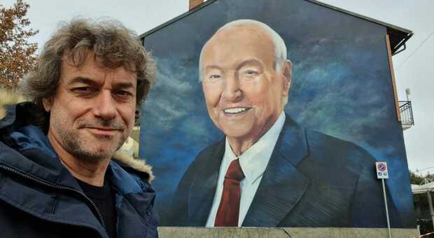 Piero Angela, il figlio Alberto si emoziona per il murale dedicato al papà: «Immenso, grazie di cuore»