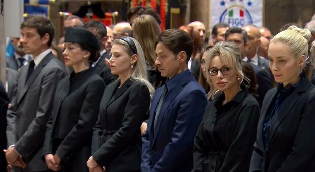 Berlusconi, famiglia riunita per il battesimo del figlio di Luigi: c'è anche Marta Fascina, ma un'assenza fa rumore