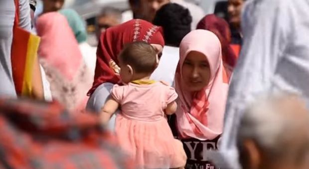 Cina, le donne uigure costrette all'aborto e alla sterilizzazione: «É un genocidio»