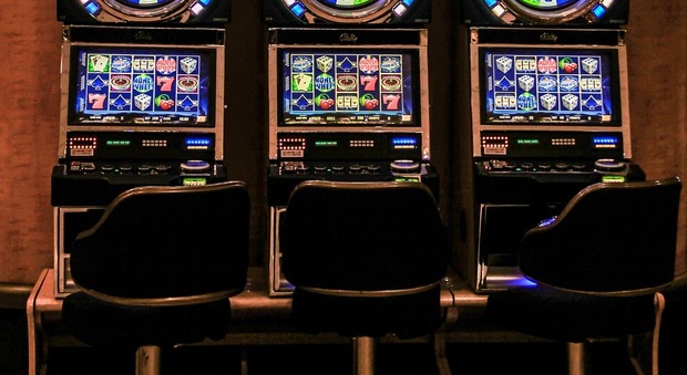 Furto dei soldi delle slot machines (foto Pixaby)