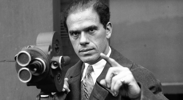 Il regista Frank Capra