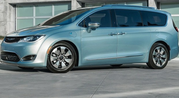 La Chrysler Pacifica, l'auto dell'accordo con Google