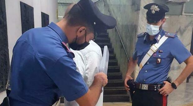 Napoli, giovanissimi con le armi: tornano i metal detector nelle stazioni della metropolitana