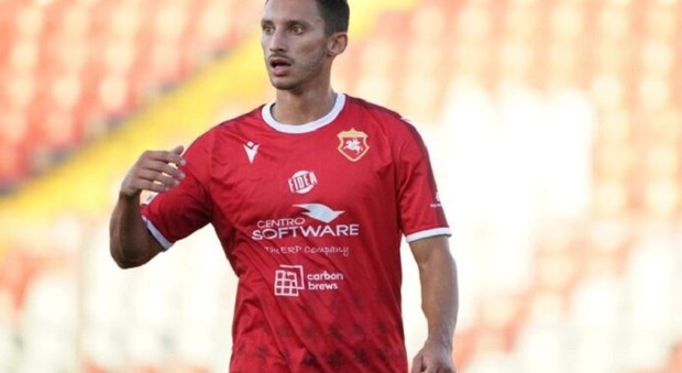 Ancona, Lorenzo Paolucci fino al 2026: il centrocampista rinnova con i dorici. C'è l'ufficialità