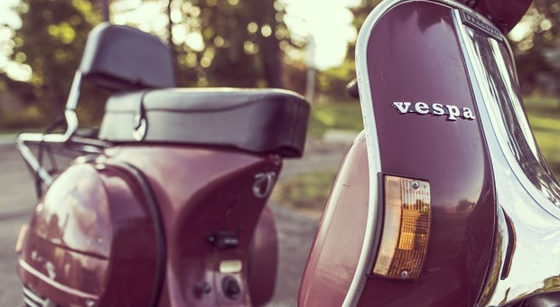 Nel 1954 fu la prima in paese a guidare una Vespa: a 96 anni Derna rinnova la patente