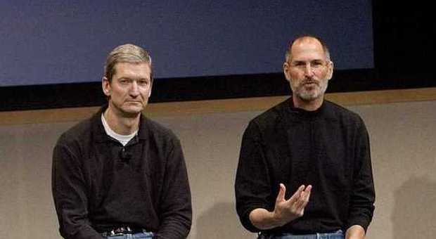 Apple, Tim Cook voleva donare il fegato a Steve Jobs. Lui andò su tutte le furie