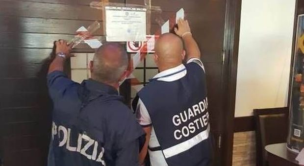 Il sequestro operato da Polizia e Capitaneria di Porto