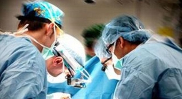 ​Endoscopia toracica: eseguito delicato intervento, tra i pochi in Italia