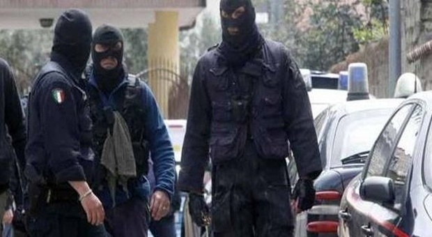 Traffico di droga e di armi, maxi blitz contro la 'ndrangheta: arresti e perquisizioni anche nelle Marche