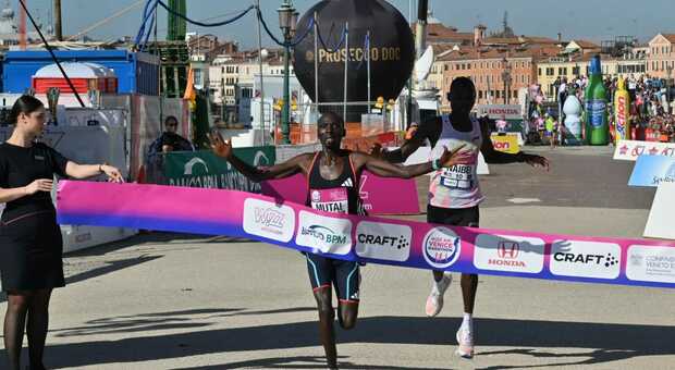 Venice Marathon, vincono l'ugandese Mutai (record della gara) e la keniana Tanui