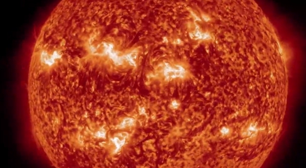 La "coscienza" del Sole, la teoria del panpsichismo e il dibattito filosofico sull'Universo
