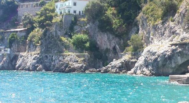 Amalfi, le ultime analisi dell'Arpac: Spiaggia delle sirene non balneabile