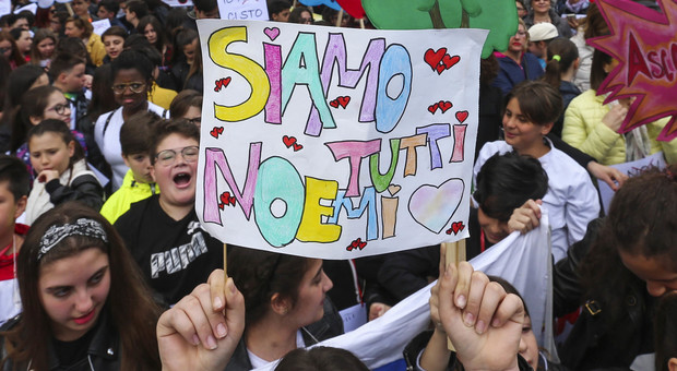 Il papà di Noemi telefona a Salvini: «Sta meglio, grazie per il sostegno»