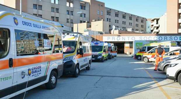 Da 7 a 17 ricoverati Covid nel giro di 5 giorni: all'ospedale regionale a Torrette torna l'Unità di crisi